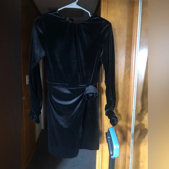ZARA DRAPED VELVET DRESS WITH FLOWER - Picture 7 of 8